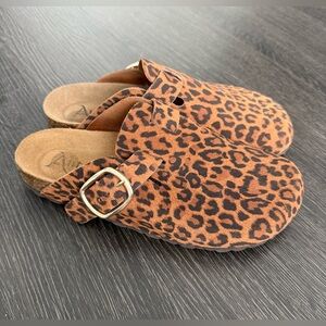 Autenti Animal Print Leopard Clogs Size 39,USA 8